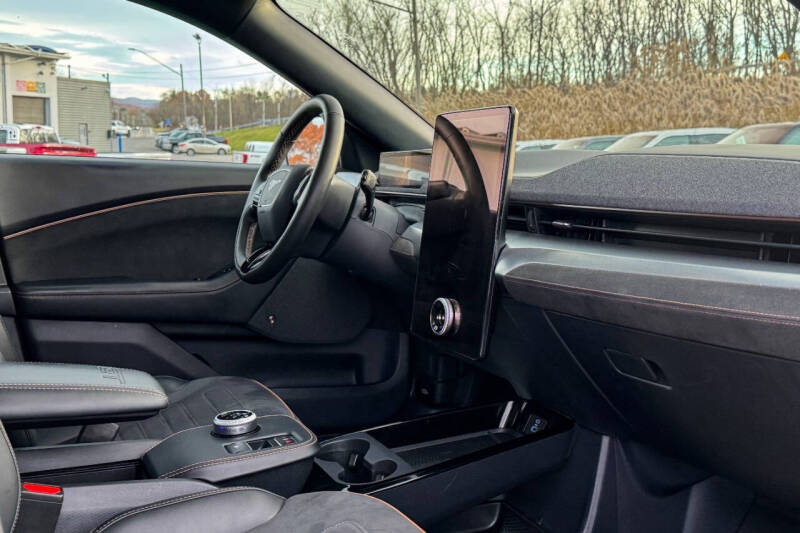 2022 Ford Mustang Mach-E GT