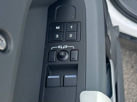 2025 Land Rover Defender 90 P400 X-Dynamic SE