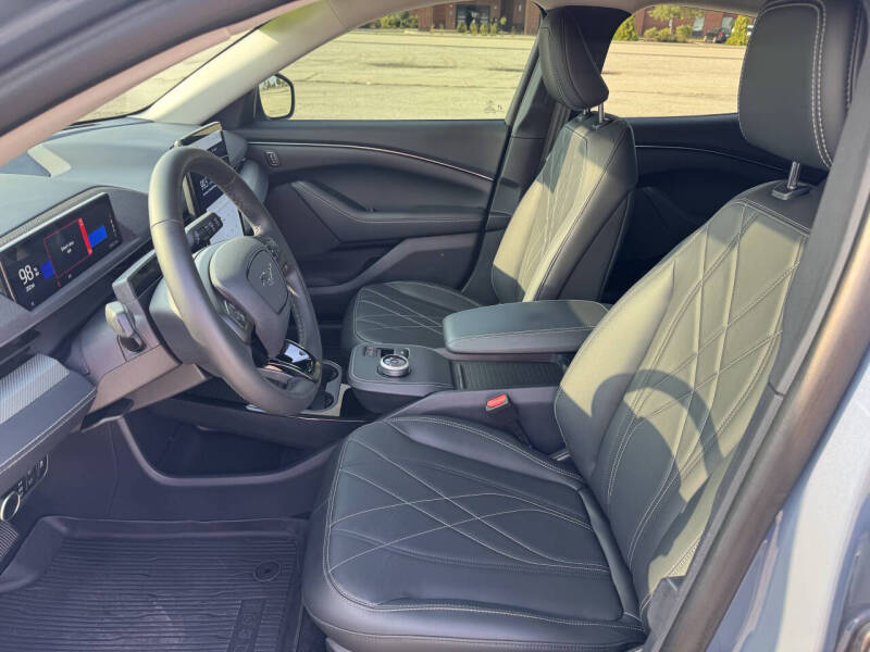 2023 Ford Mustang Mach-E Select