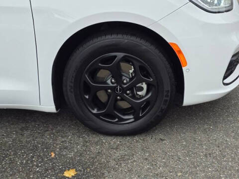 2024 Chrysler Pacifica Plug-In Hybrid