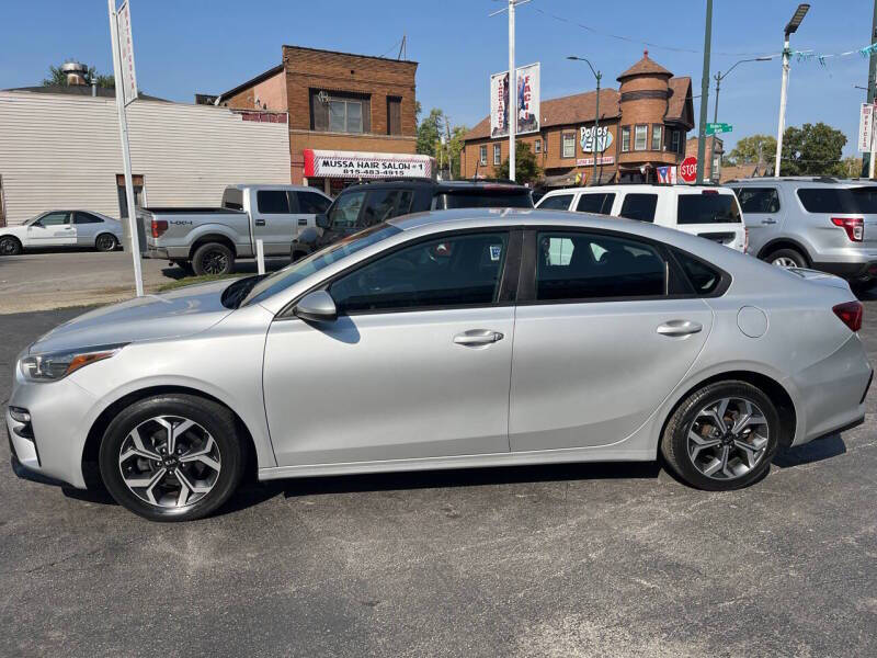 2019 Kia FORTE LXS photo 2