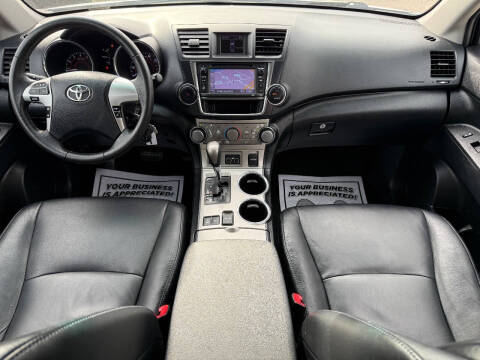 2013 Toyota Highlander SE