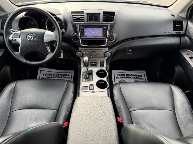 2013 Toyota Highlander SE