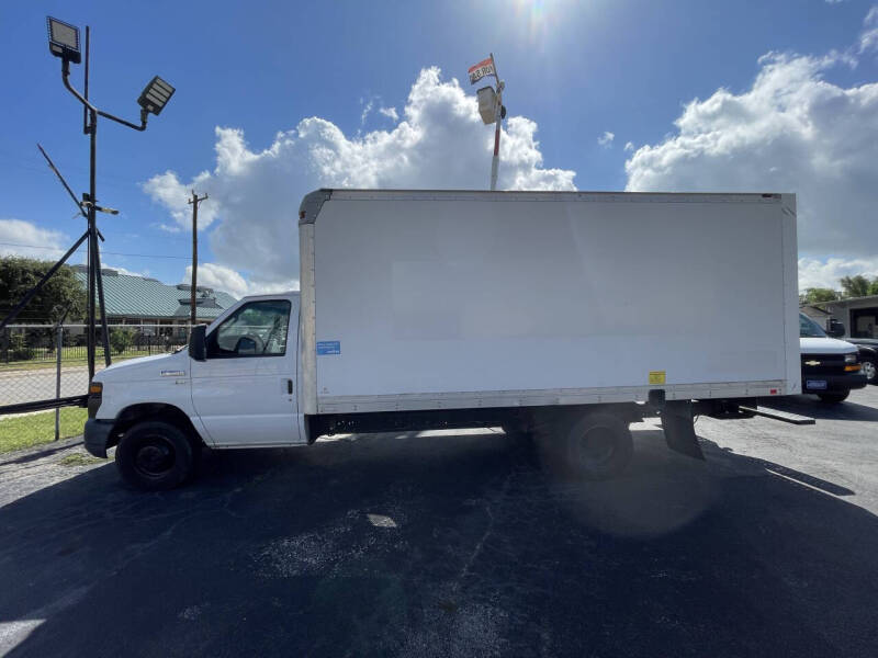 2017 Ford E-Series E-350 SD