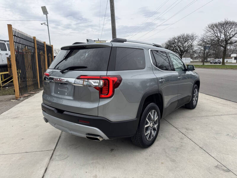 2023 GMC Acadia SLT