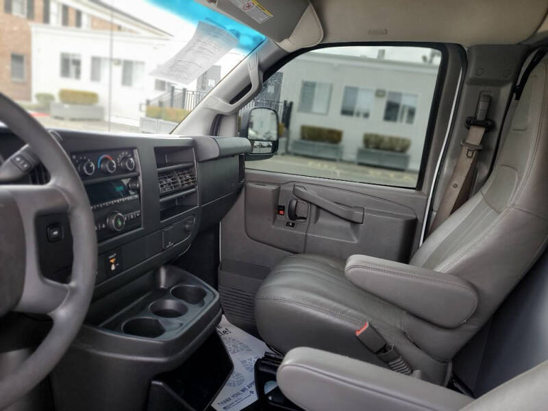 2017 Chevrolet Express 2500