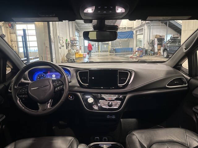 2021 Chrysler Pacifica Touring L