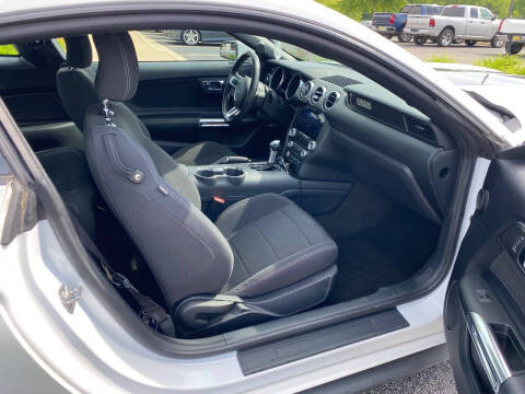 2016 Ford Mustang V6