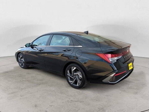 2025 Hyundai Elantra Hybrid Limited