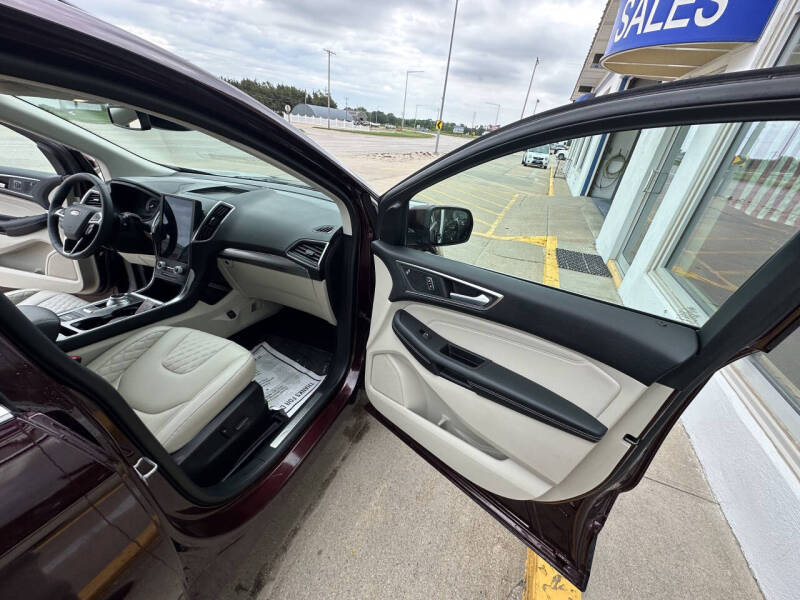 2024 Ford Edge Titanium