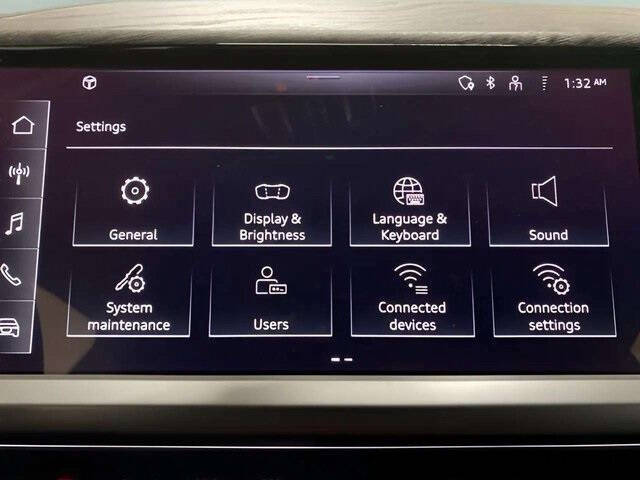 2024 Audi Q4 e-tron quattro Premium 55