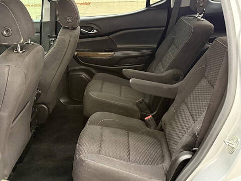 2017 GMC Acadia SLE-2