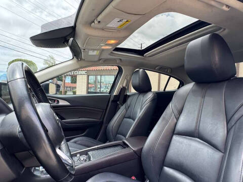 2018 Mazda MAZDA3 Touring