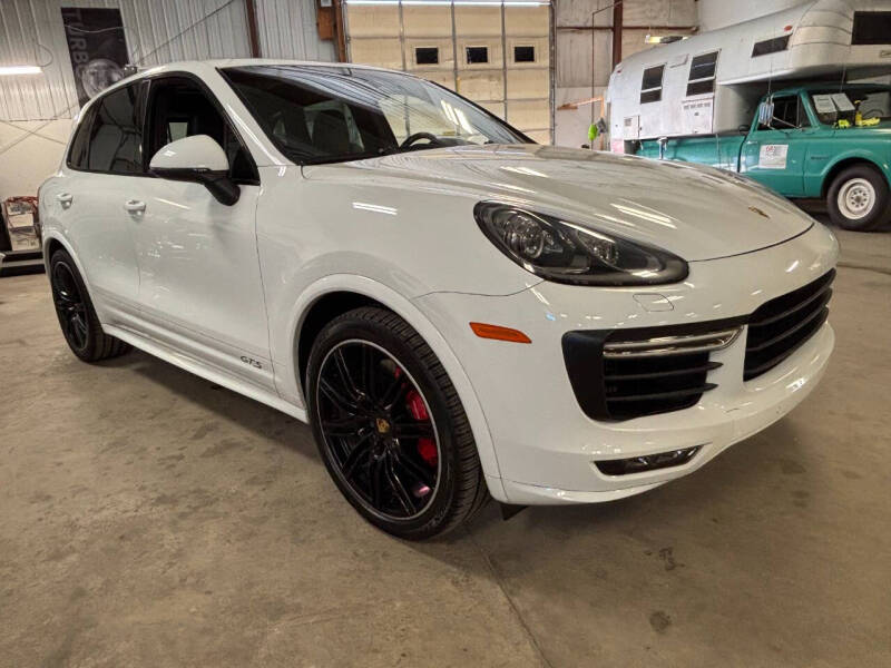 2016 Porsche Cayenne GTS