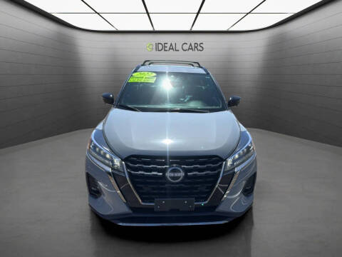 2022 Nissan Kicks SR