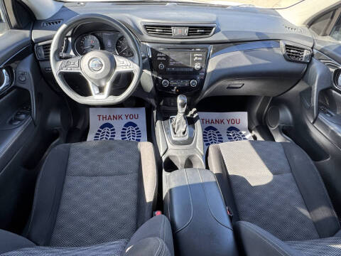 2017 Nissan Rogue Sport SV