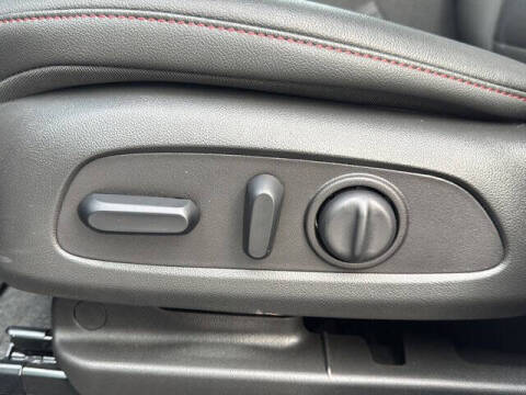 2025 Chevrolet Trax RS