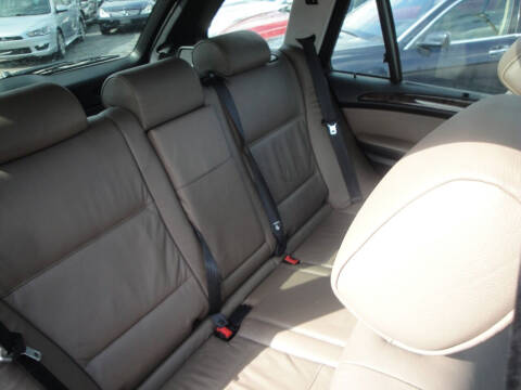 2005 BMW X5 3.0i
