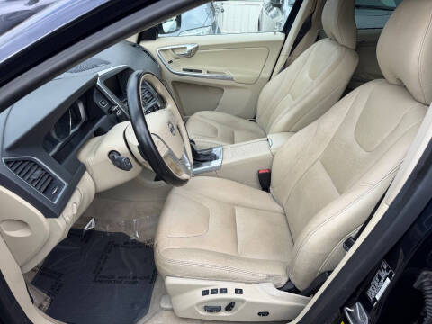 2016 Volvo XC60 T5 Drive-E Platinum