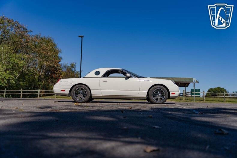 2002 Ford Thunderbird Deluxe