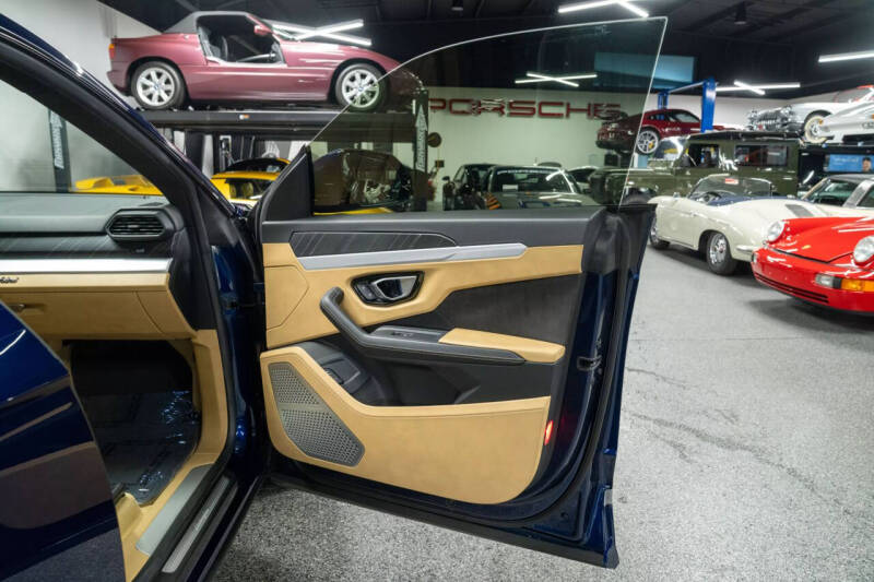 2019 Lamborghini Urus