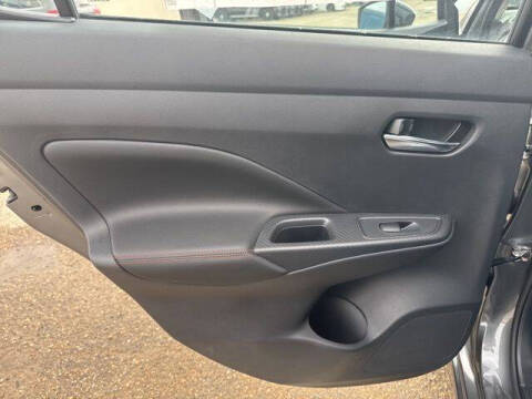 2025 Nissan Versa SR