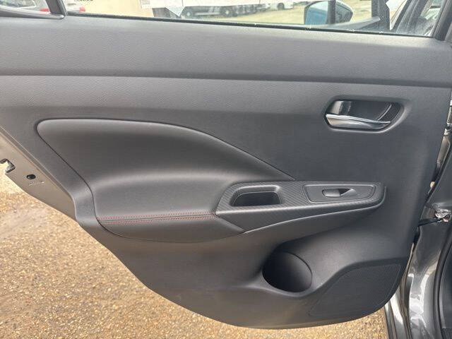 2025 Nissan Versa SR