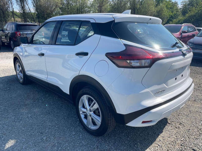 2022 Nissan Kicks S