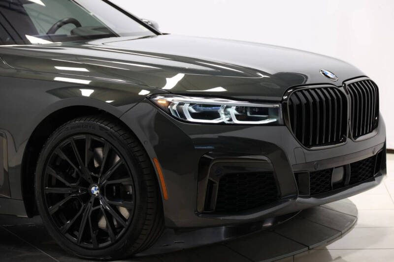 2022 BMW 7 Series M760i xDrive