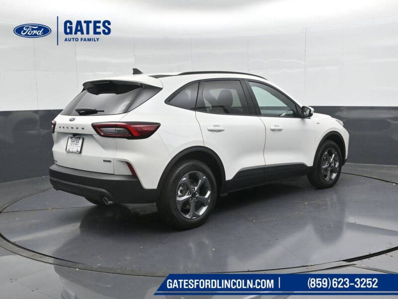 2026 Ford Escape Hybrid ST-Line Select