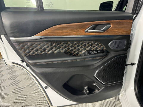 2025 Jeep Grand Cherokee Summit