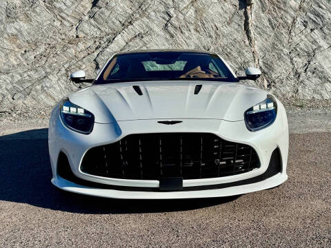 2025 Aston Martin DB12 V8