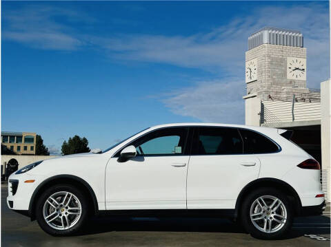 2017 Porsche Cayenne Platinum Edition