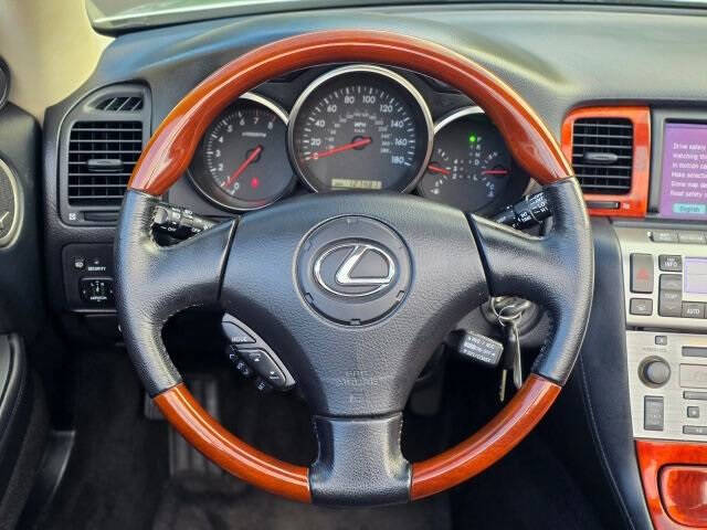 2004 Lexus SC 430