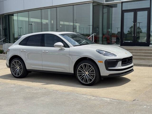 2025 Porsche Macan