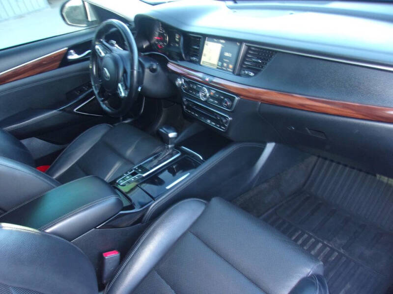 2018 Kia Cadenza Technology