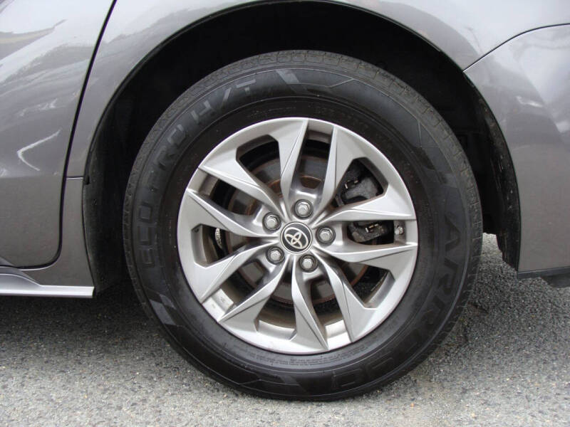 2021 Toyota Sienna LE 8-Passenger