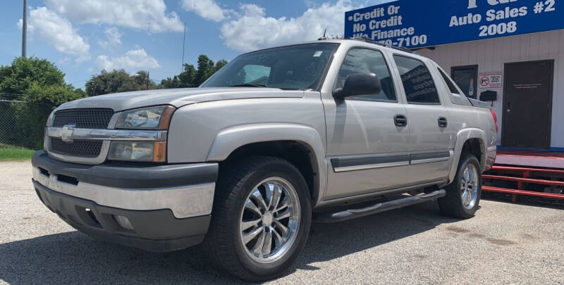 2005 Chevrolet Avalanche for sale at P & A AUTO SALES in Houston TX