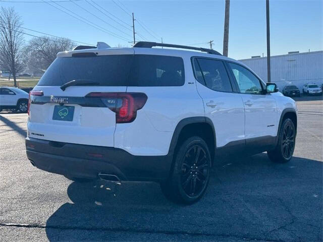 2023 GMC Acadia SLT