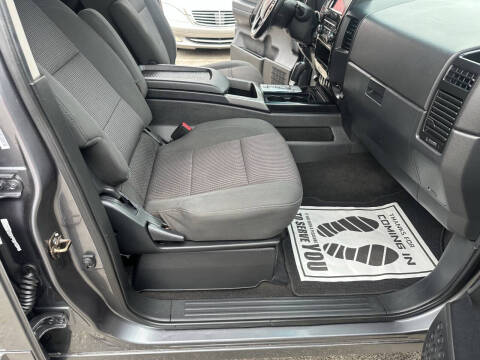 2013 Nissan Titan SV