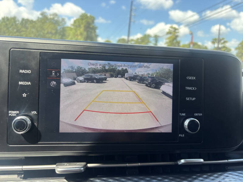 2023 Kia Carnival LX