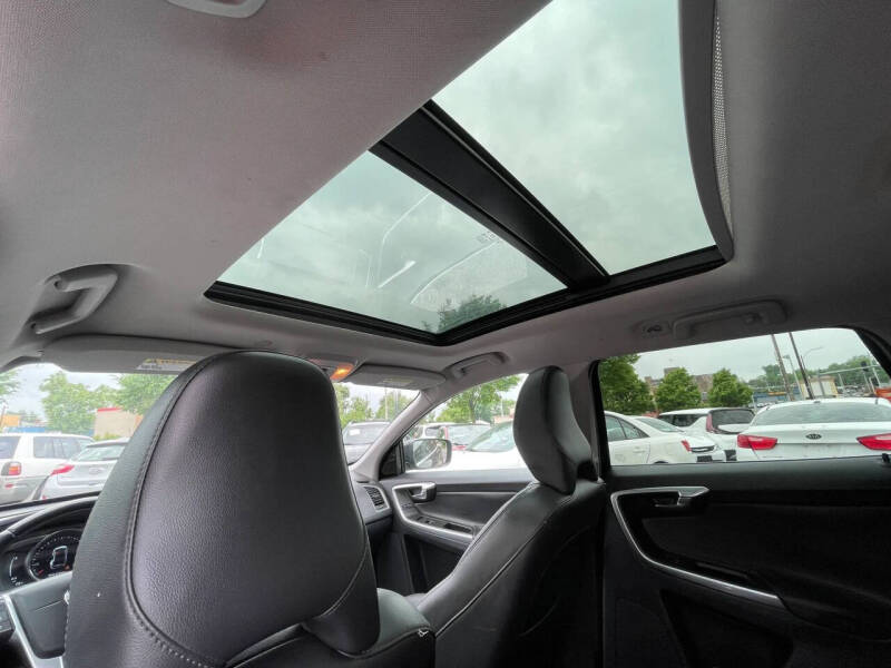 2015 Volvo XC60 T5 Drive-E Premier