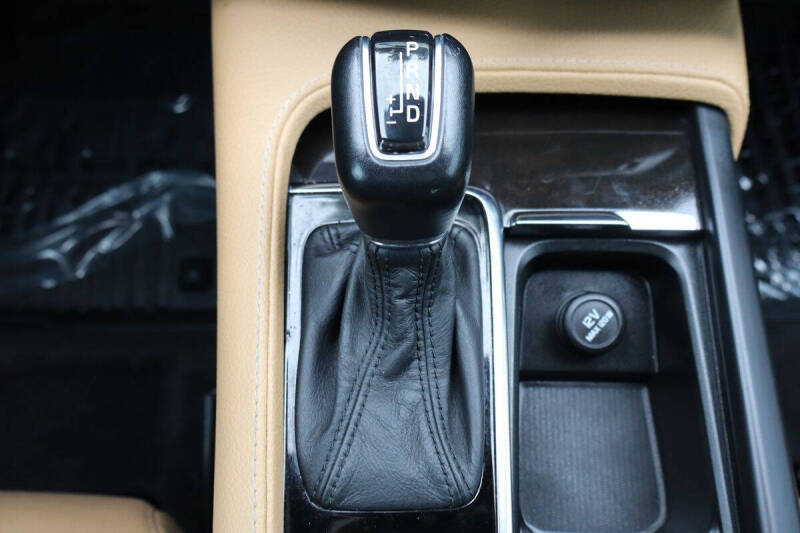 2018 Volvo XC90 T6 Momentum