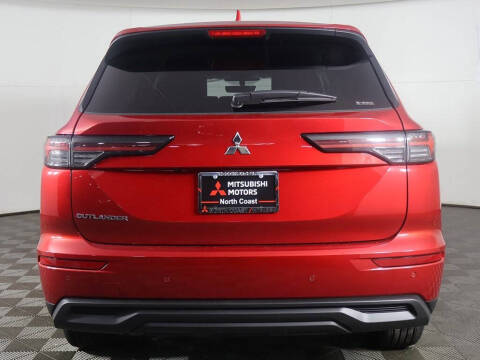 2025 Mitsubishi Outlander ES