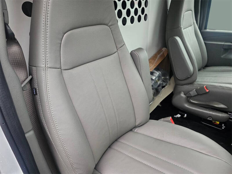 2025 Chevrolet Express 2500