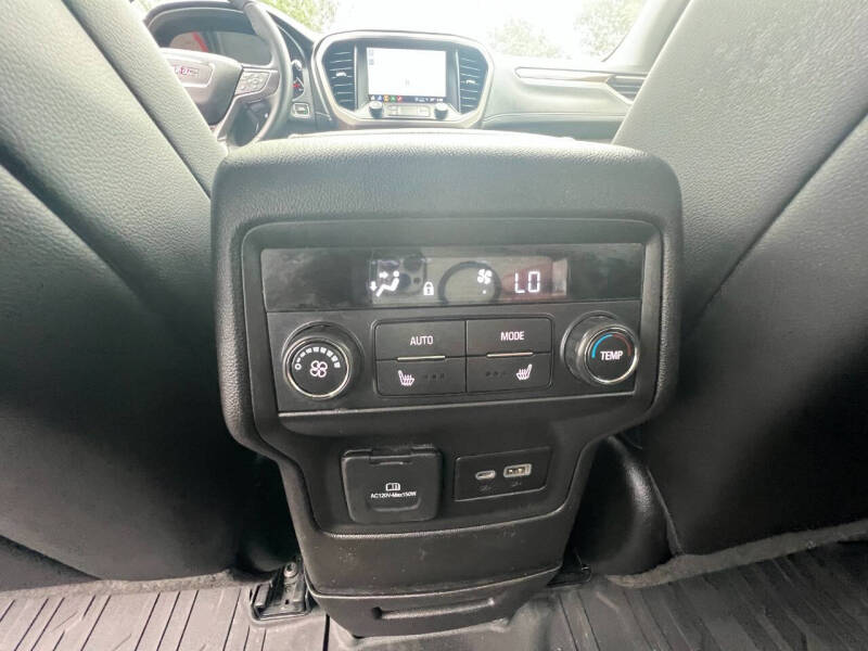 2023 GMC Acadia AT4