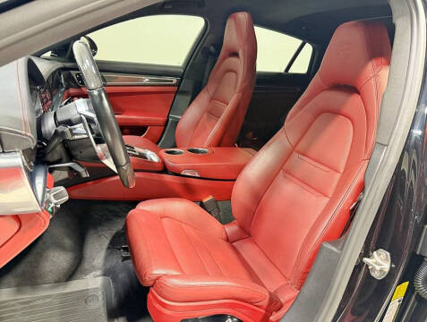 2018 Porsche Panamera 4