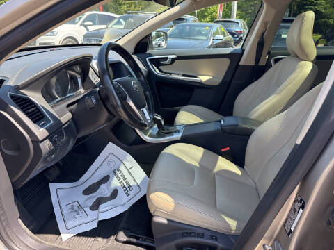 2016 Volvo XC60 T6 Drive-E