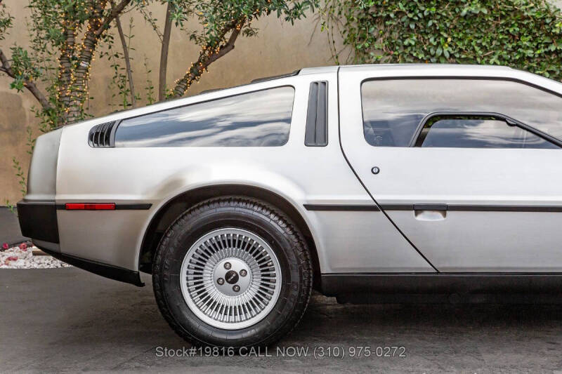 1981 DeLorean DMC-12