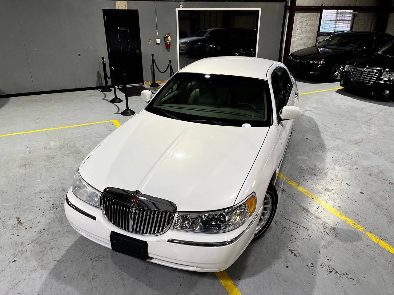 2002 Lincoln Town Car for sale at Carnival Car Company in Victoria, TX